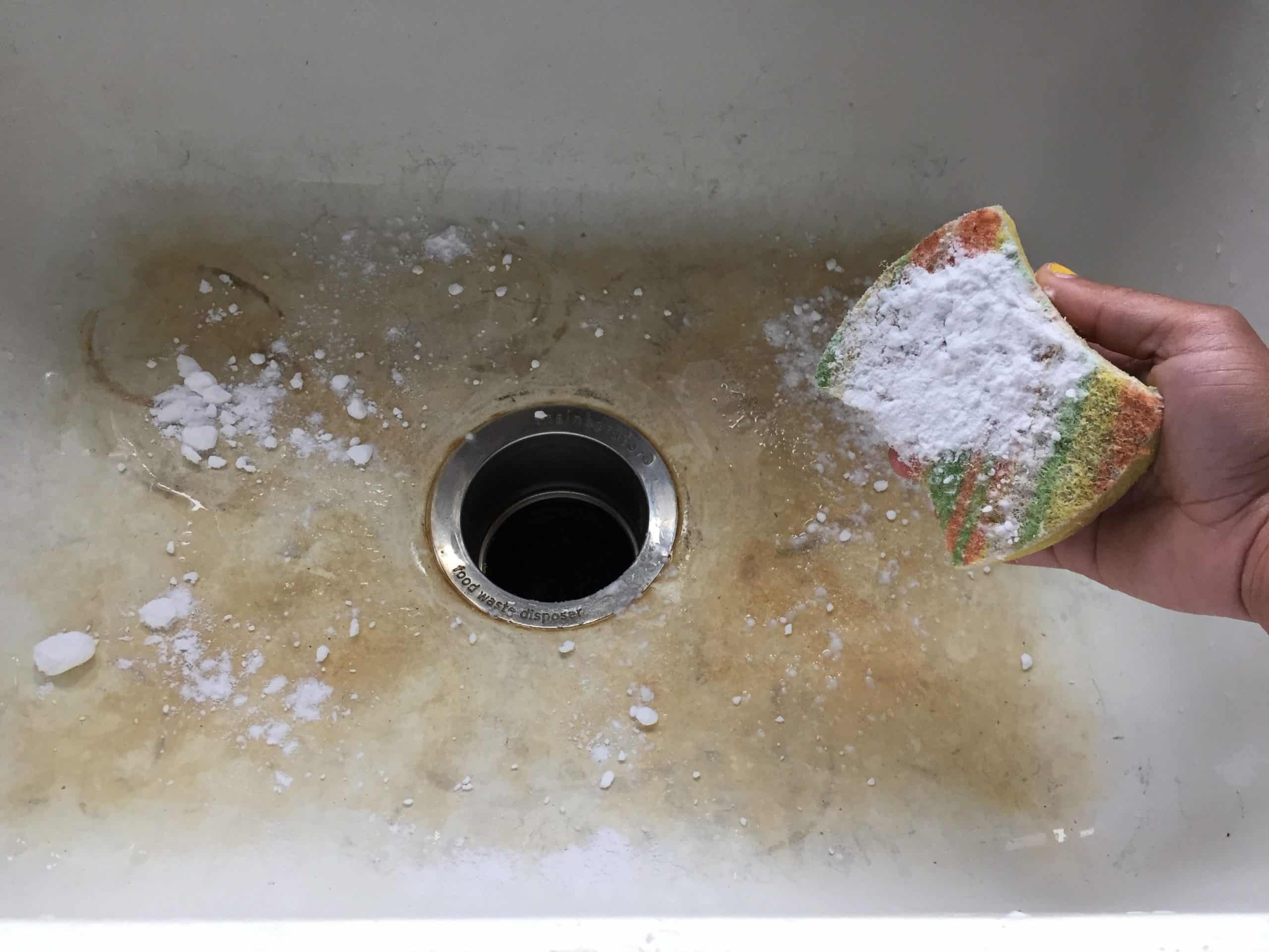 How to clean kitchen sink