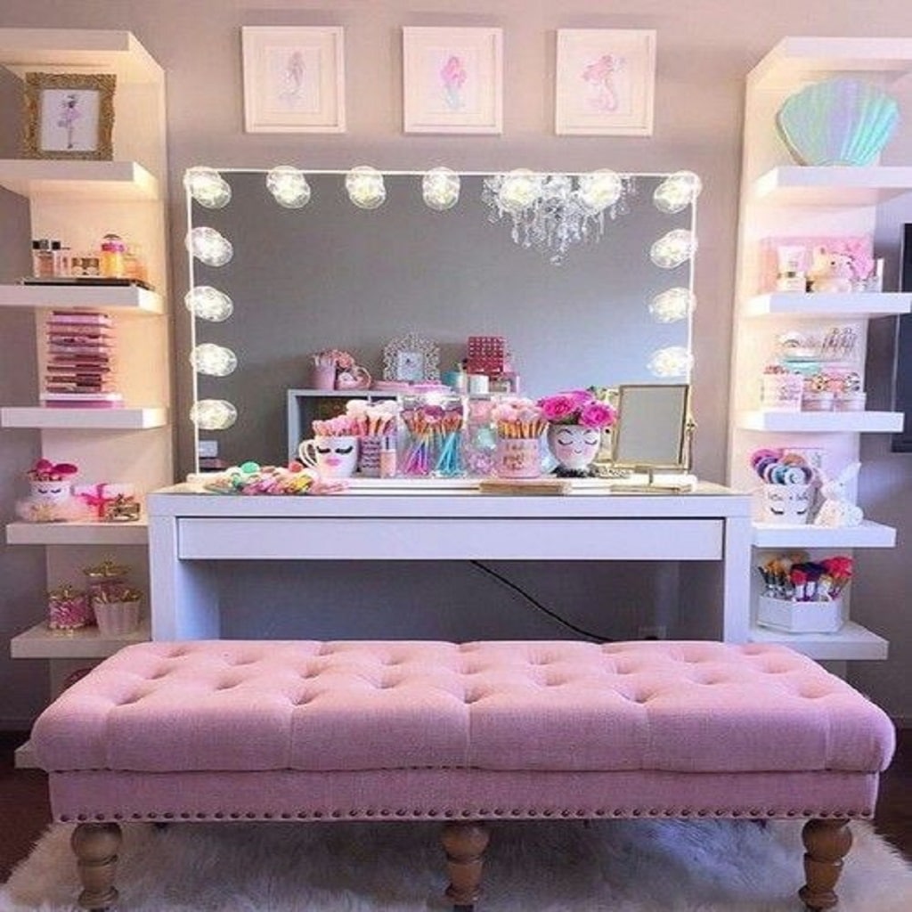 Pink bedroom with lights Pink bedroom with lights