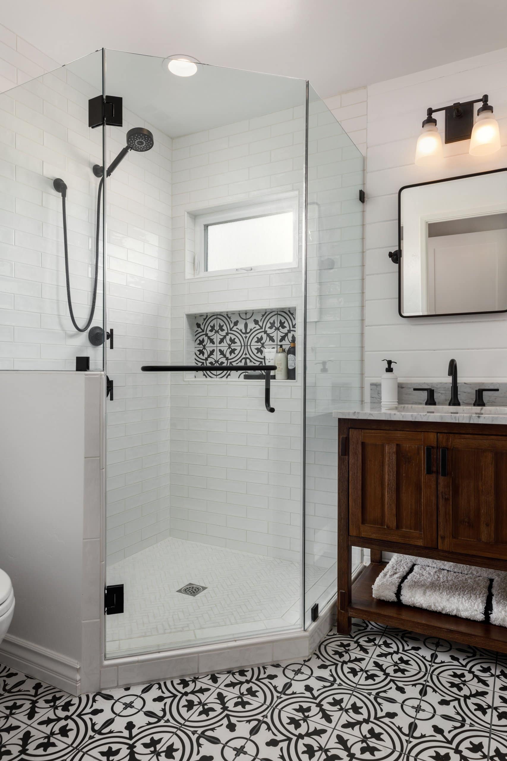 Farmhouse shower tile ideas