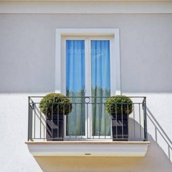 19 Exquisite Balcony Doors Design for Your Home