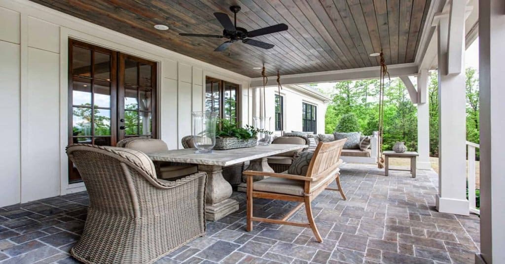 26 Embracing Rustic Porch Ceiling Ideas You Can't Resist