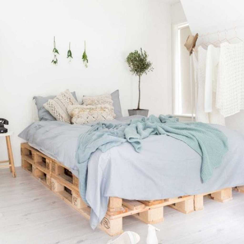 Bedroom with pallet bedding