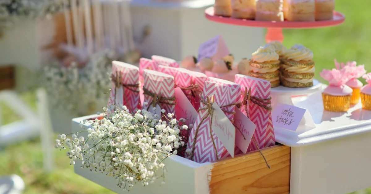 Decorative food arrangement Decorative food arrangement