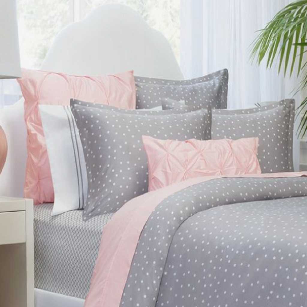 Pillow-filled corners Pillow-filled corners