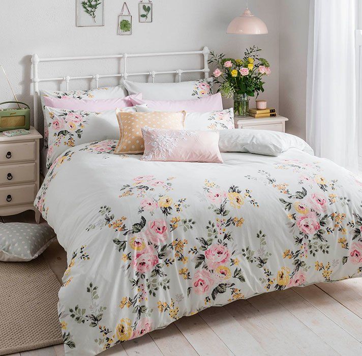 Simple bed decoration with flowers