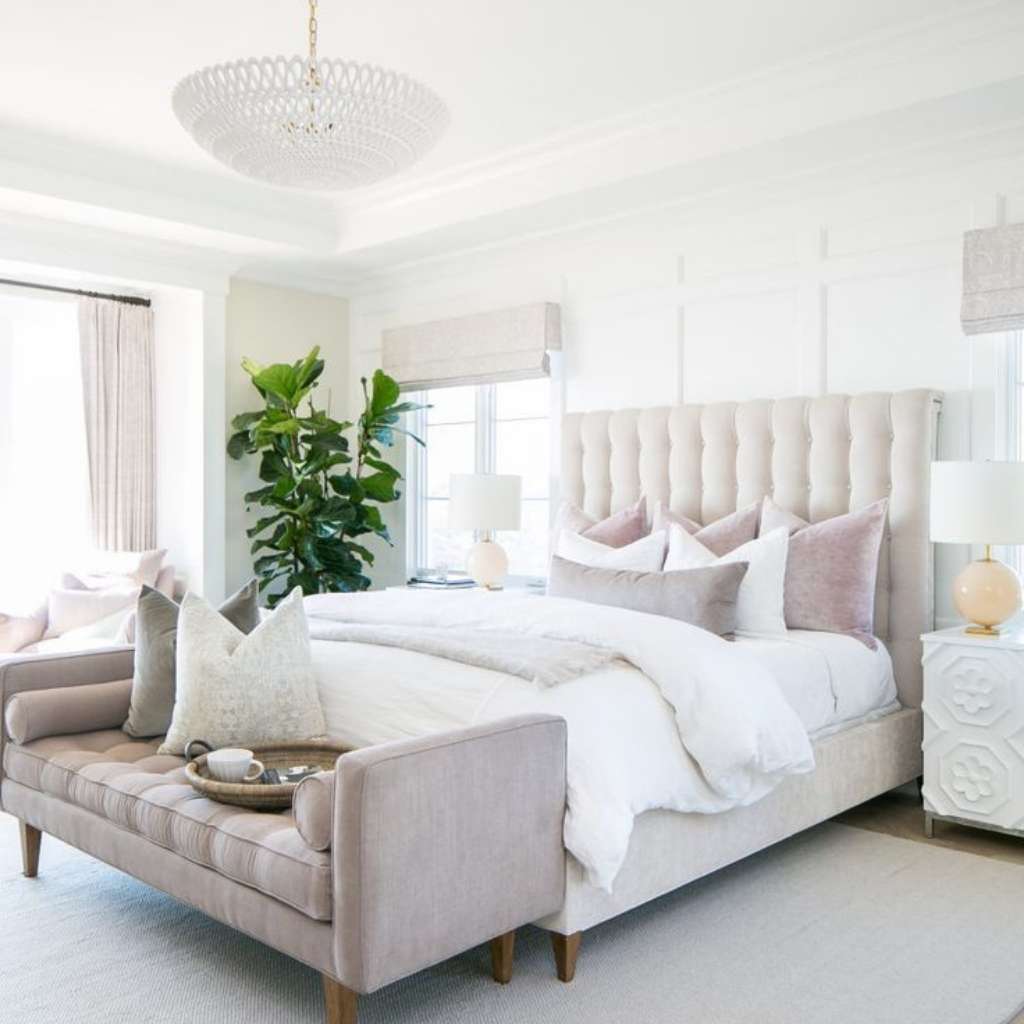 Neutral color combination in the bedroom