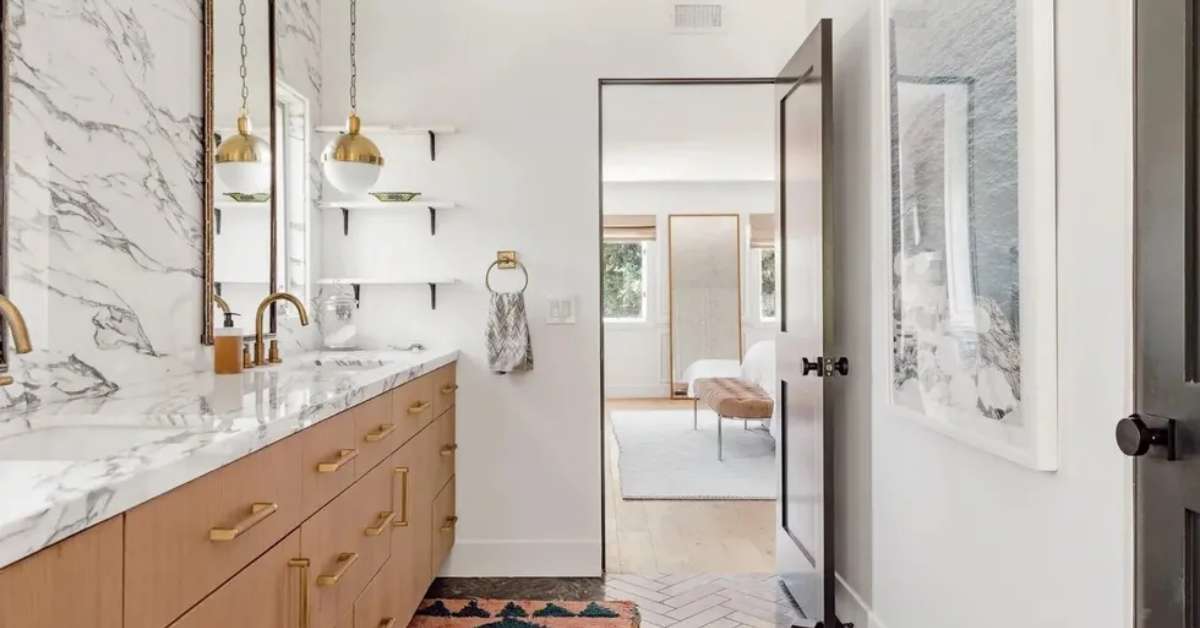 An elegant white-themed bathroom An elegant white-themed bathroom