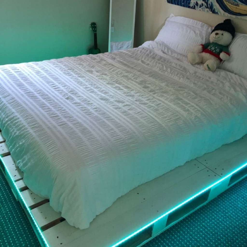 Bed Pallets With LED Lights Bed Pallets With LED Lights