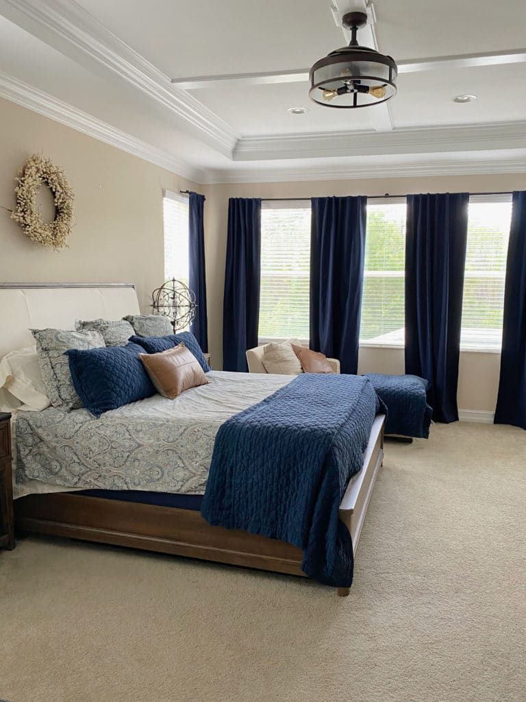 Classic Combination Of Blue And White Colors For Women’s Bedroom