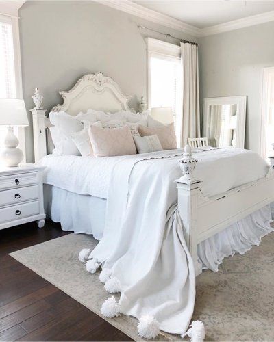 Idea For Vintage Bedroom In White