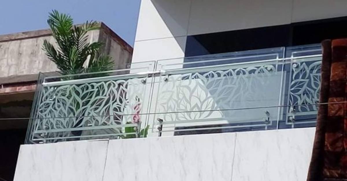 Picture of etched glass design for balcony Picture of etched glass design for balcony