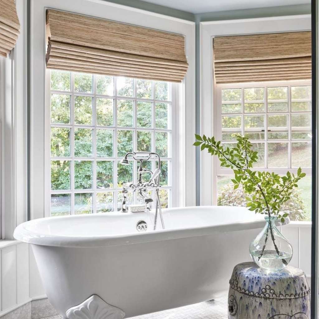 Shades of green used to match the dominantly white bathroom Shades of green used to match the dominantly white bathroom