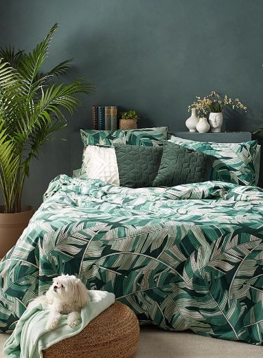 Tropical Mood In Women’s Bedroom Tropical Mood In Women’s Bedroom