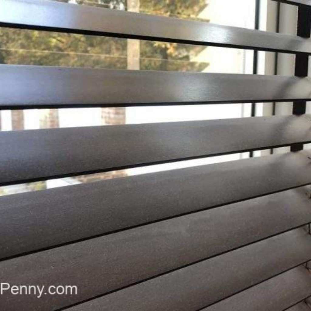 Blinds with grease Blinds with grease