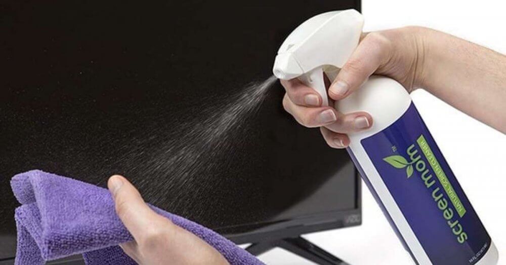 How to Clean Flat Screen TV Without Streaks