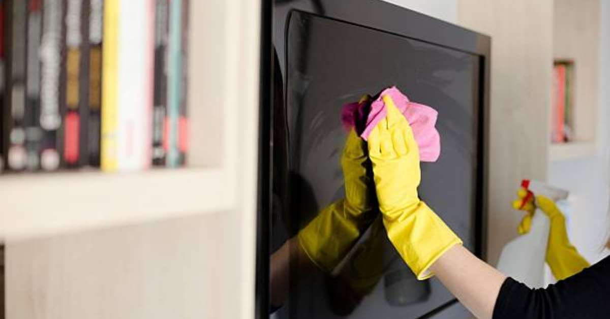 cleaning a LCD flat screen tv to remove streak cleaning a LCD flat screen tv to remove streak