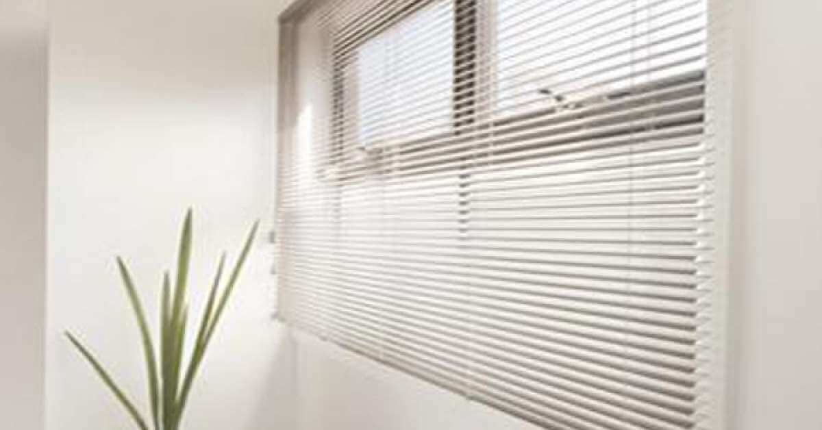 Slimline Venetian blind Slimline Venetian blind