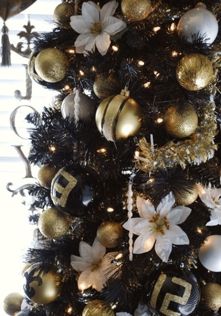Elegant combination of white, black, and gold baubles