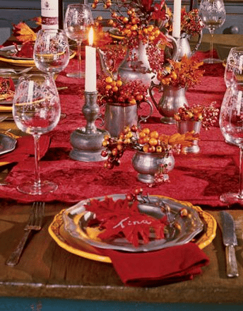 red thanksgiving table