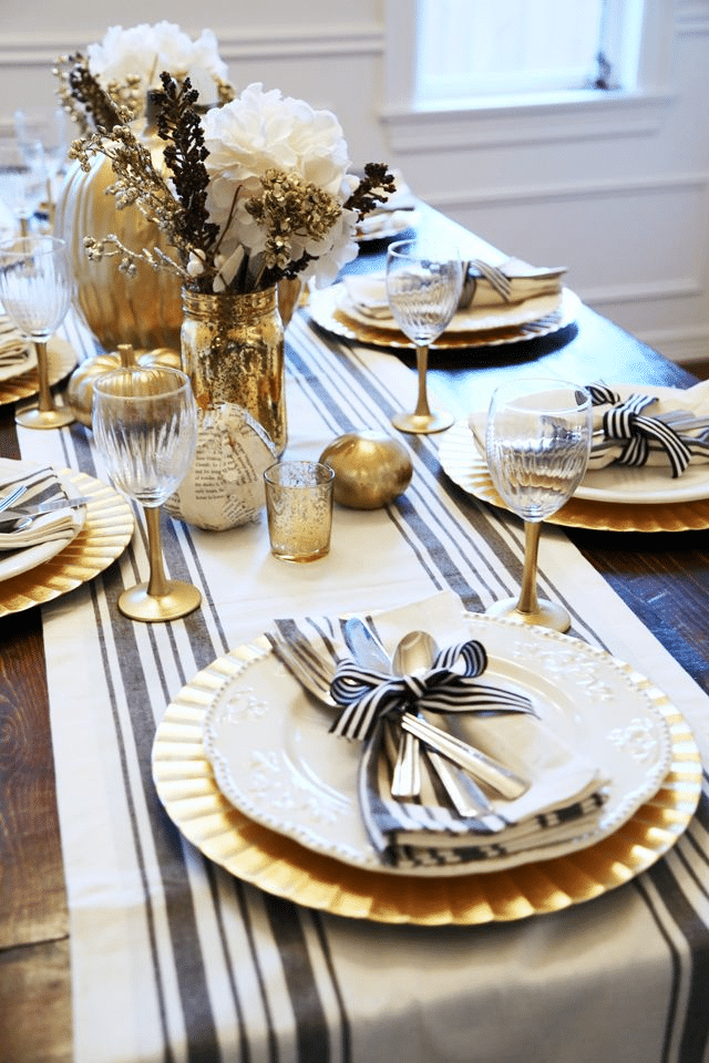 gold thanksgiving table decor