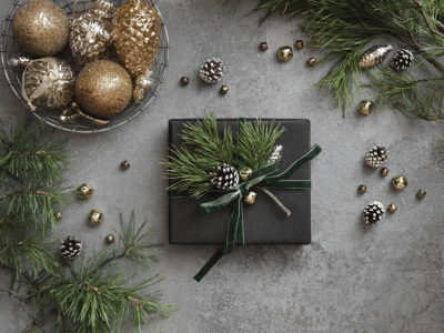 30+ Gold and Black Christmas Decor Ideas for Ornaments
