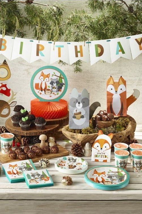 Woodland creatures theme Woodland creatures theme
