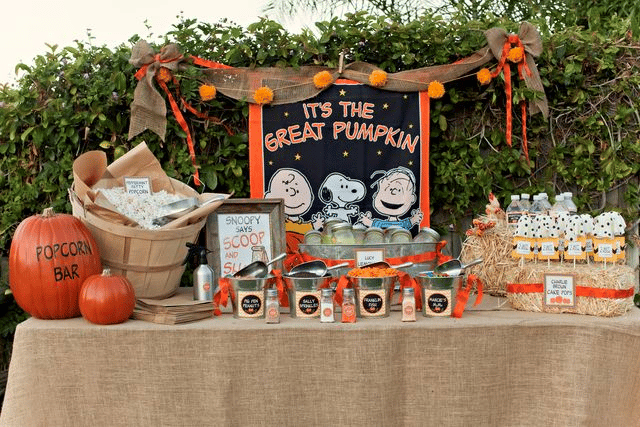 Backyard movie-themed night birthday party ideas