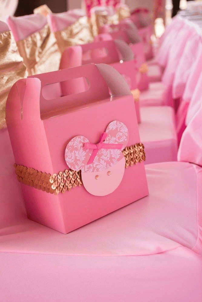 Minnie-mouse-themed birthday party boxes