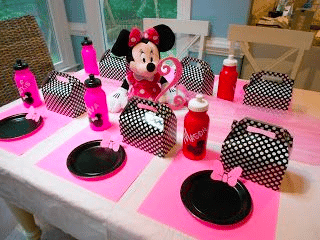 Minnie-mouse-themed birthday party on a budget Minnie-mouse-themed birthday party on a budget