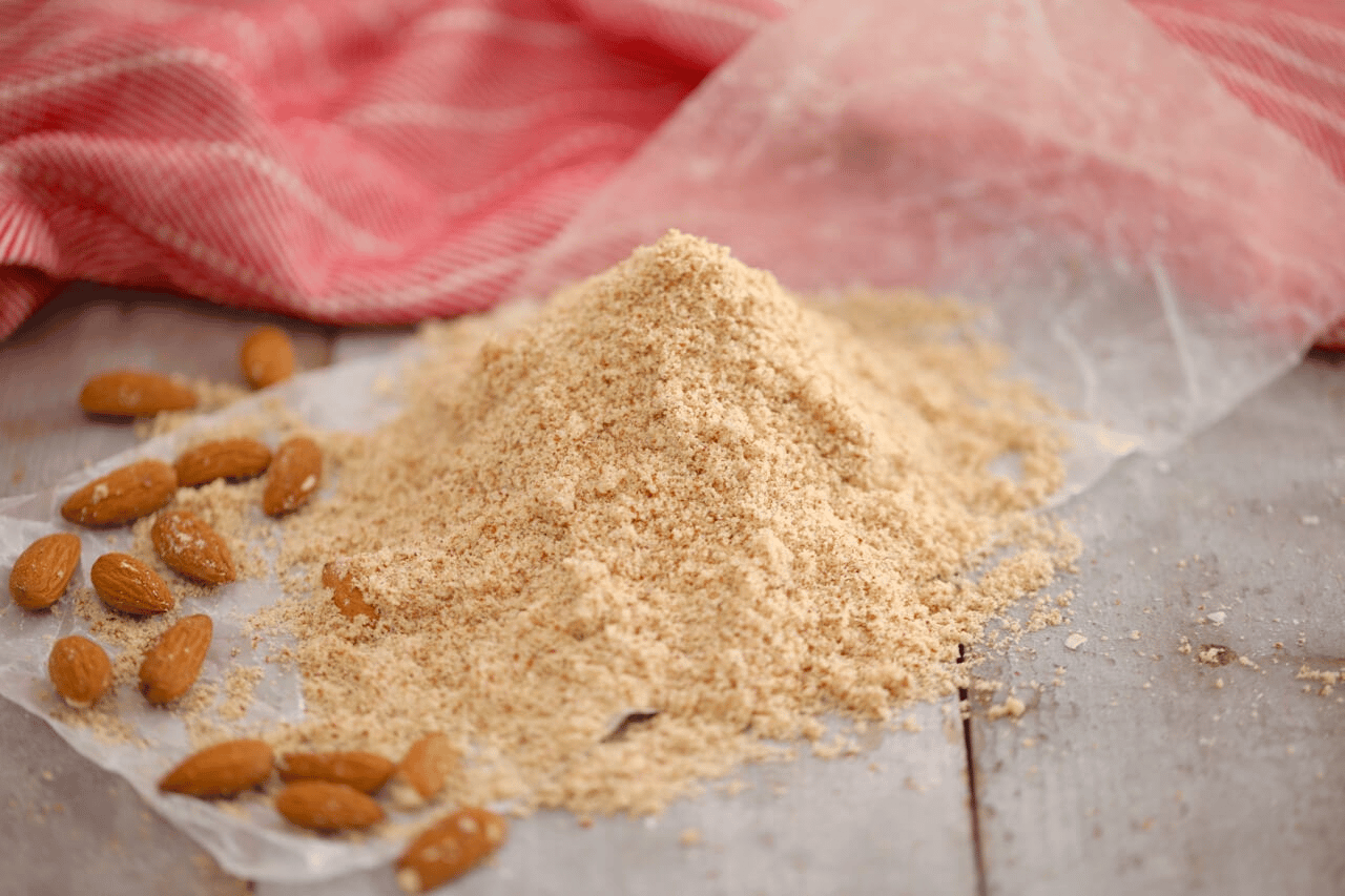 Almond nuts and almond flour Almond nuts and almond flour