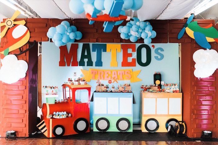 A vintage train-themed birthday party decorations