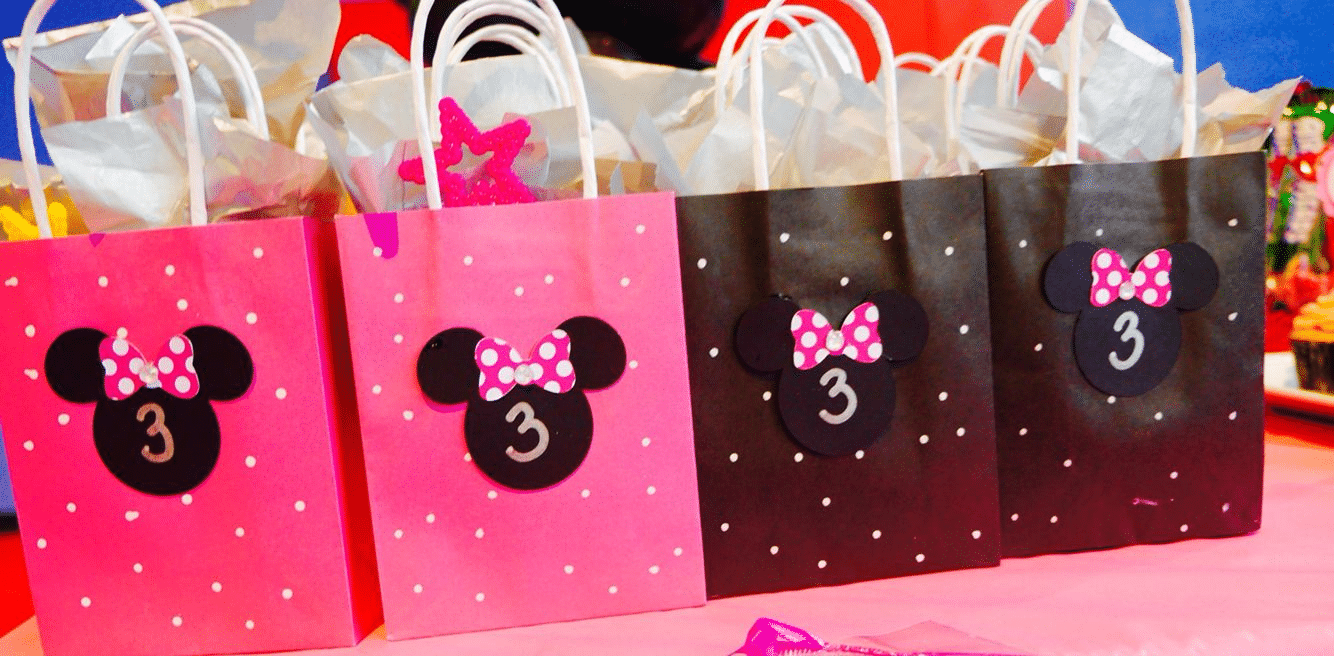 Minnie-mouse-themed birthday party game goodie bag