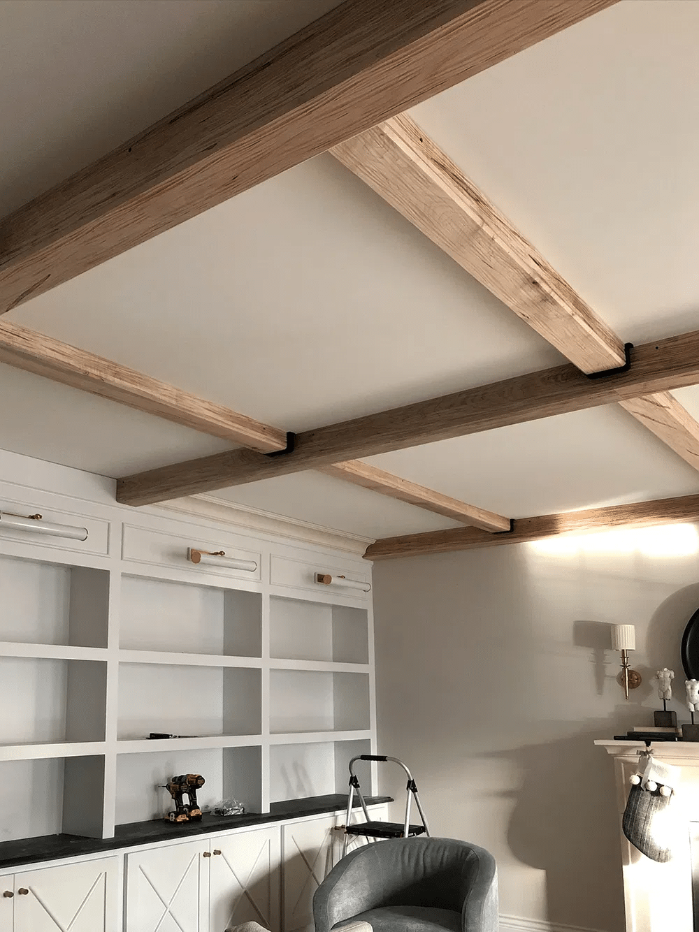 Ceiling with panel and fake beams