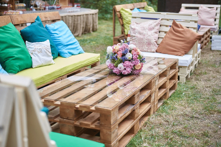 Create a lounge area Create a lounge area